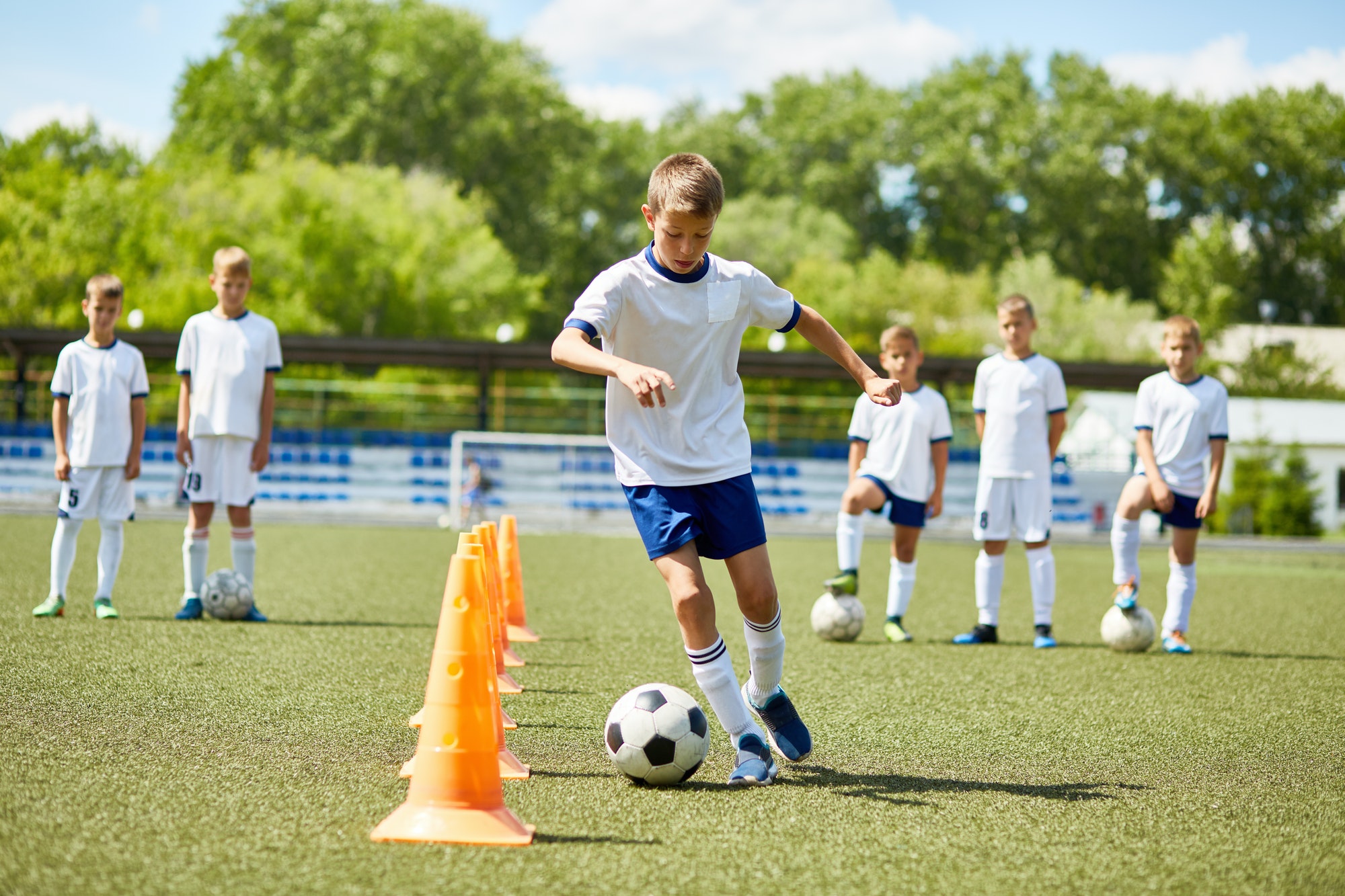 junior-football-player-at-practice
